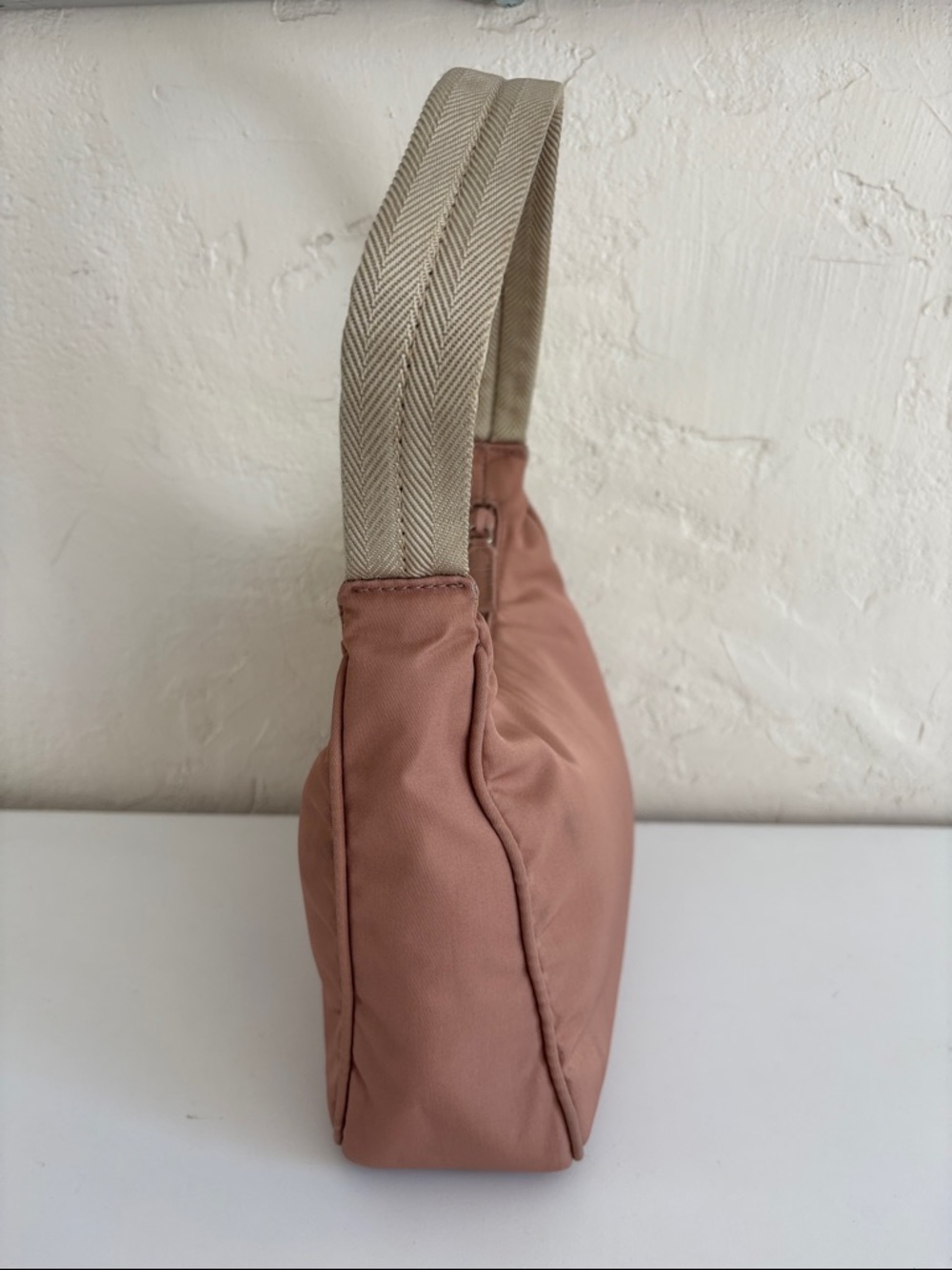 100% Authentic Prada Dusty Rose Nylon Shoulder Bag with Cream Strap - Picture 5 of 16